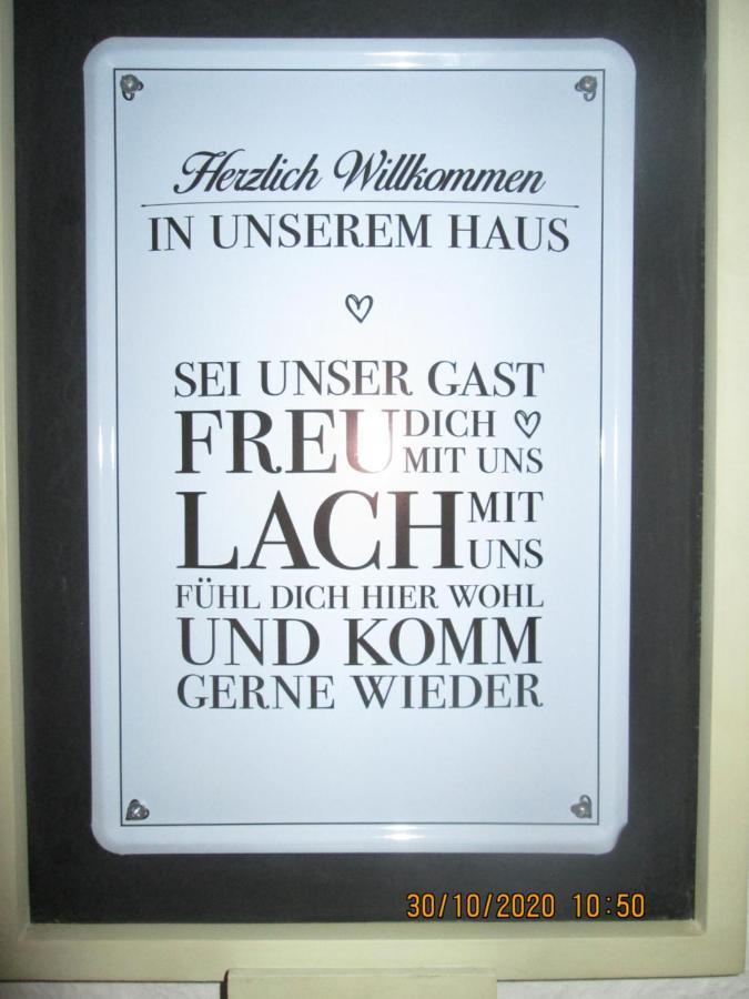 Zentrale-Ruhige Ferienwohnung Reichenbach im Vogtland Exteriör bild